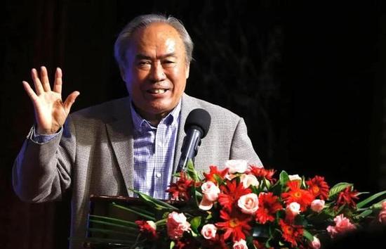 小舞的扭屁股舞蹈视频