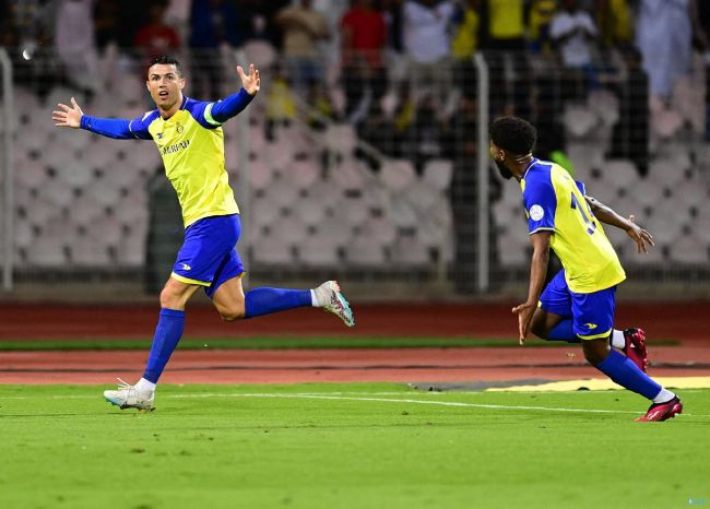 亚洲伊人久久综合